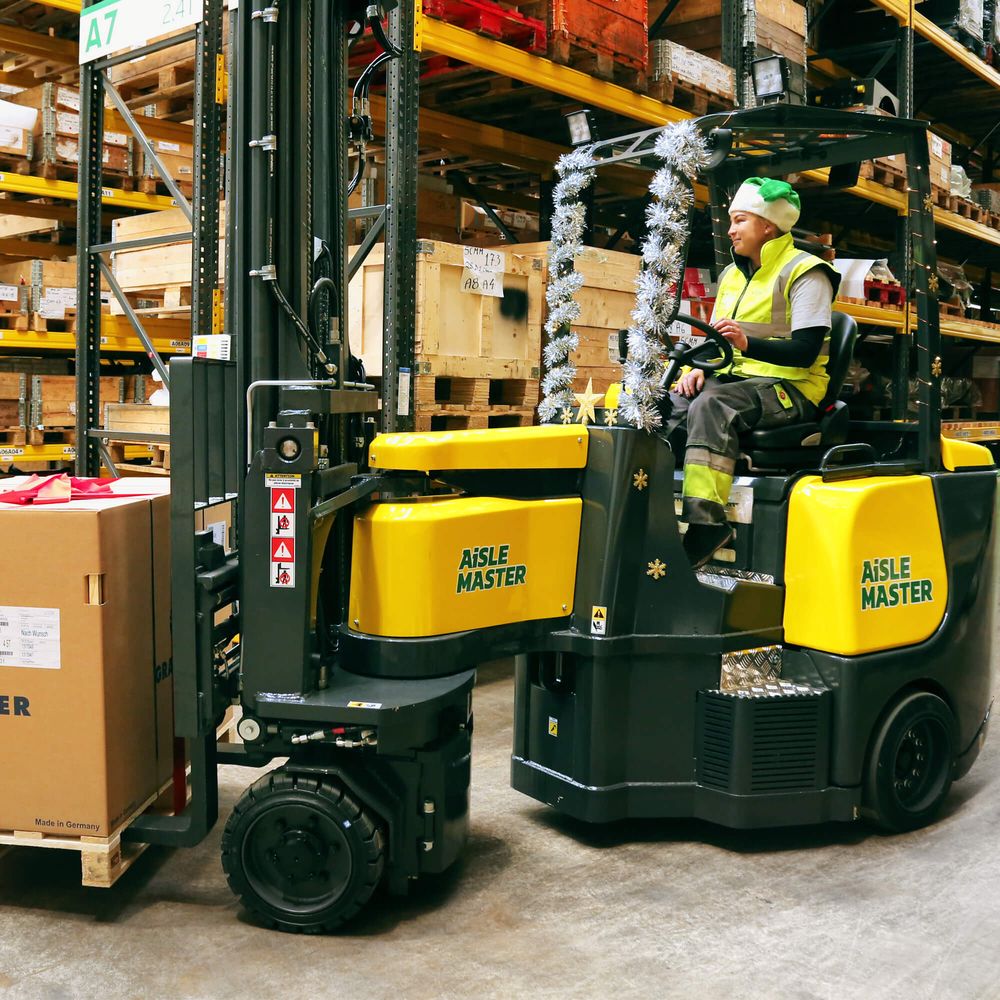 Kapeakäytävä­trukki Combilift Aisle Master (1500 – 3000 kg)
