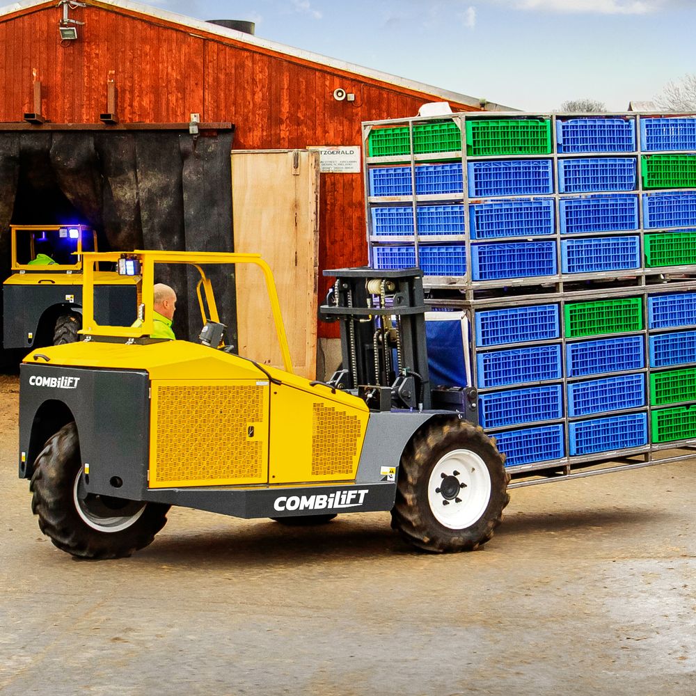 Maastotrukki Combilift Combi-RT (diesel, 1500 – 1600 kg)