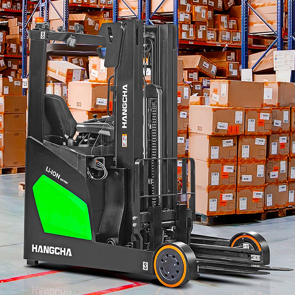 Hangcha XC -työntömastotrukki logistiikkavarastossa