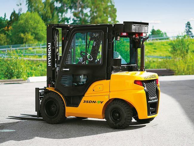 Vastapainotrukki Hyundai 35DN-9V (dieseltrukki, 3500 kg)